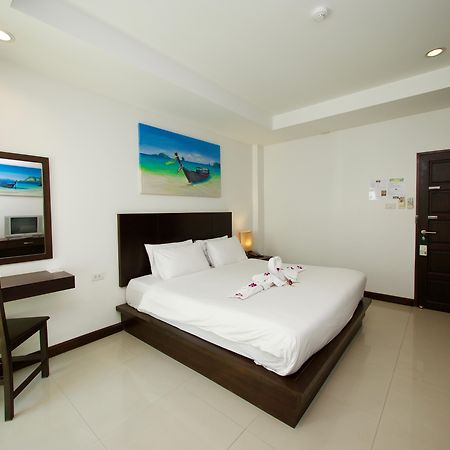Q Victory Patong Hotel Exterior photo