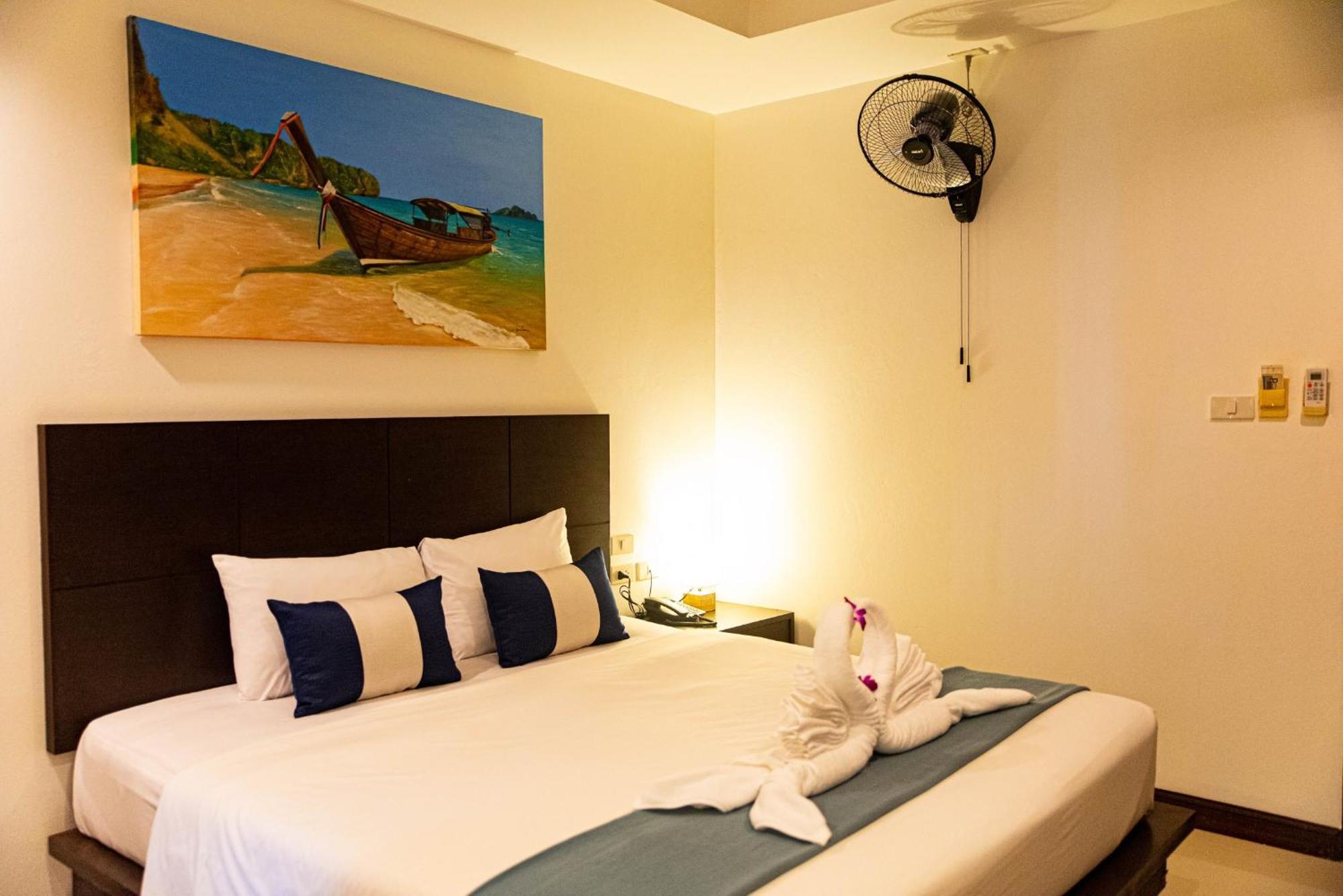 Q Victory Patong Hotel Exterior photo