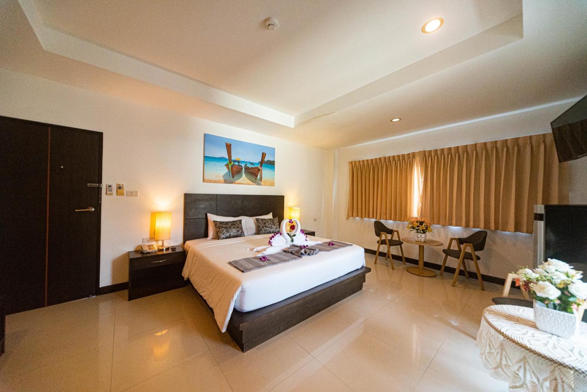 Q Victory Patong Hotel Exterior photo