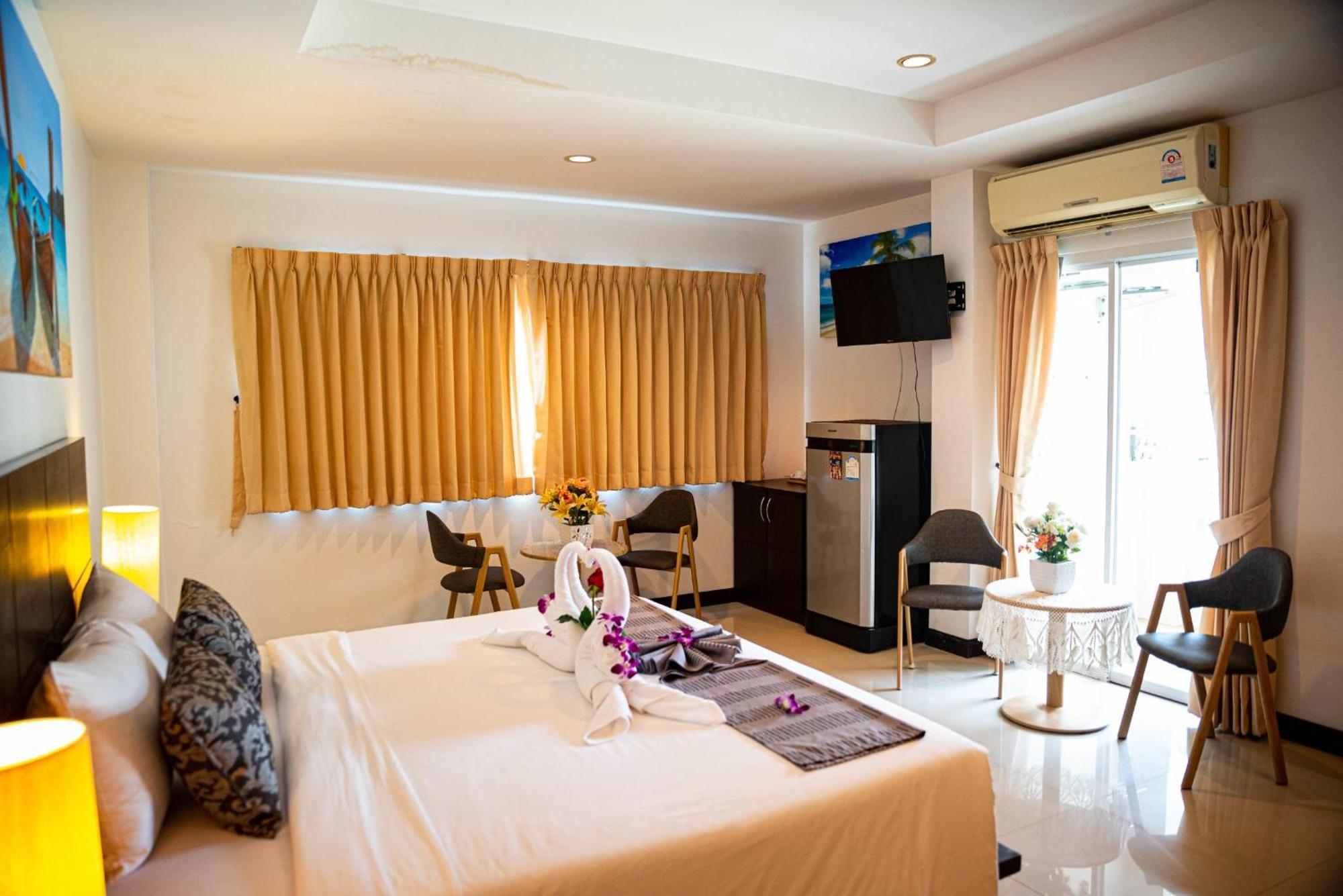 Q Victory Patong Hotel Exterior photo